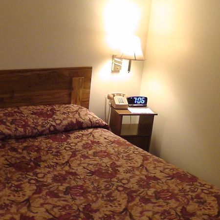 Motel 95 & Campground Hixton Kültér fotó